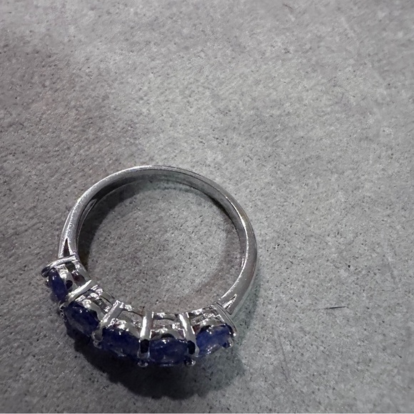 Tanzanite & Sterling Silver Ring Size 7 - Picture 9 of 12